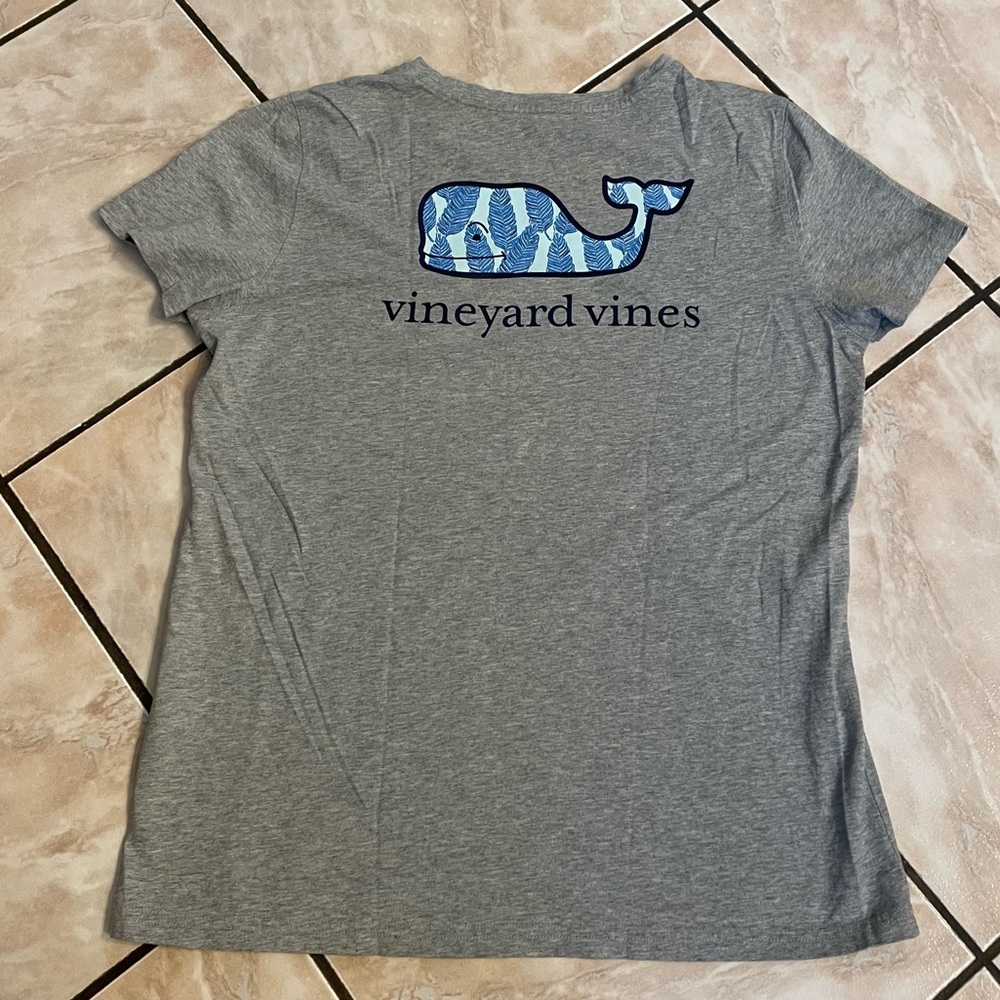 Vineyard Vines Tee Size: M - Picture 2 of 4